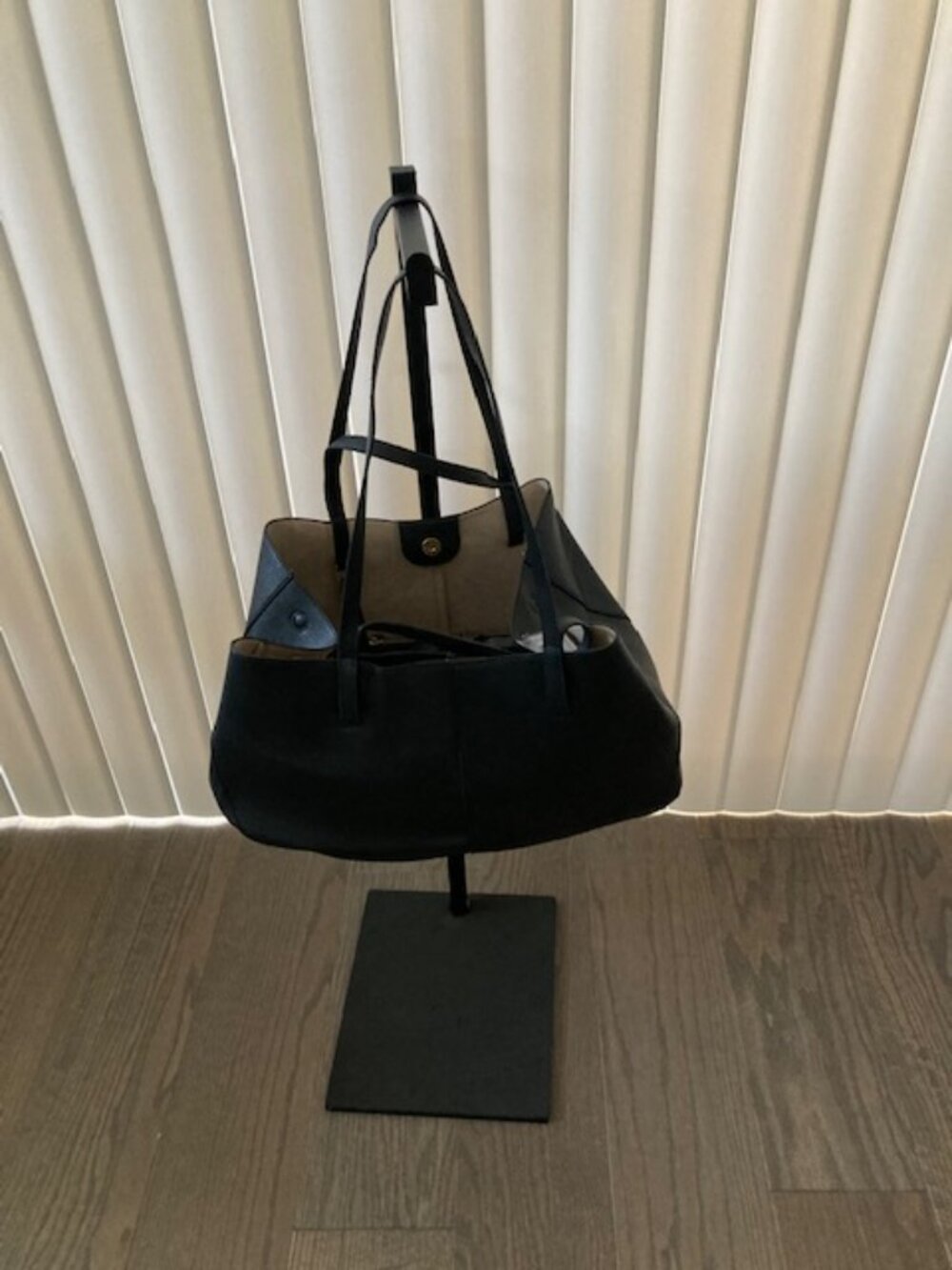 Extra Large Tote in Black